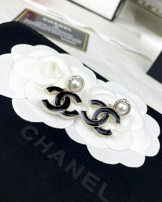 CHANEL Earring
