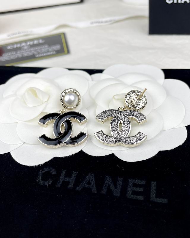 CHANEL Earring
