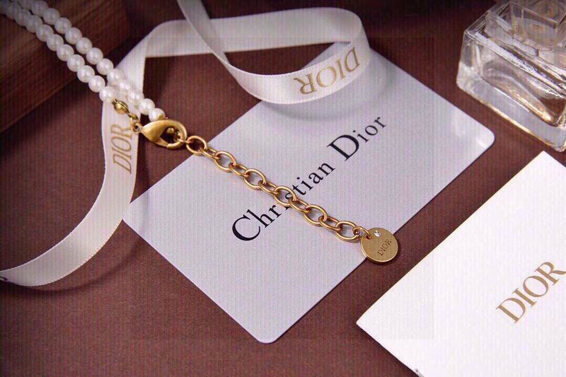 D.I.O.R Necklace 3