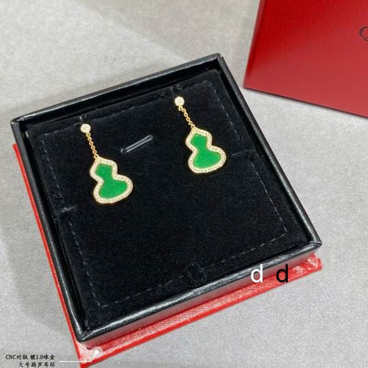 V.a.n Cleef & Arpels Earring 22