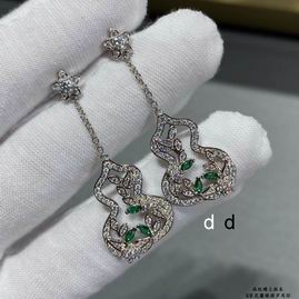 V.a.n Cleef & Arpels Earring 24