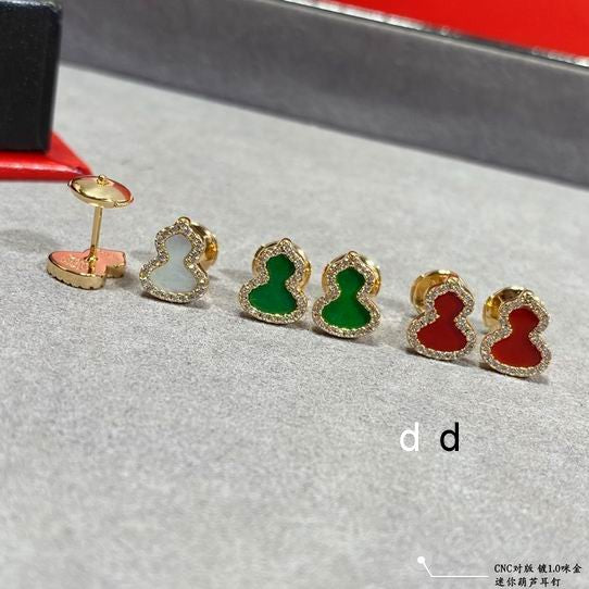 V.a.n Cleef & Arpels Earring 23