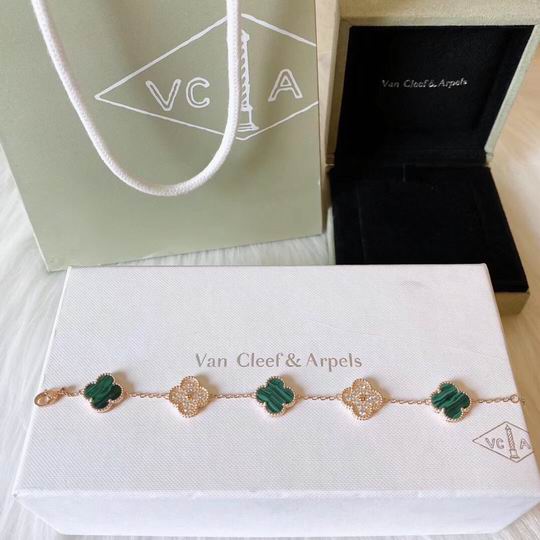 V.a.n Cleef & Arpels Bracelet 4