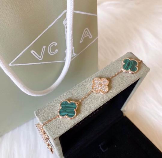 V.a.n Cleef & Arpels Bracelet 4