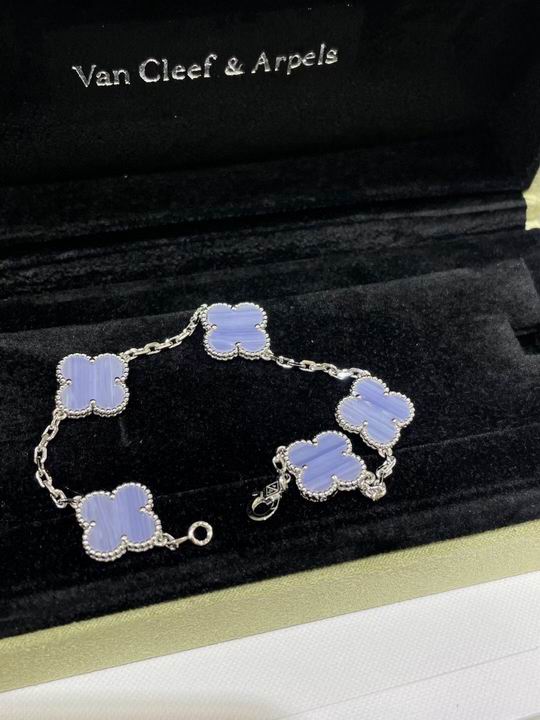 V.a.n Cleef & Arpels Bracelet 9