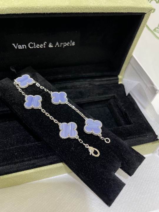 V.a.n Cleef & Arpels Bracelet 9