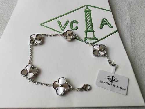 V.a.n Cleef & Arpels Bracelet 10