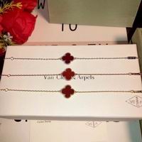 V.a.n Cleef & Arpels Bracelet 19