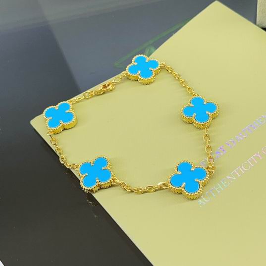 V.a.n Cleef & Arpels Bracelet 13