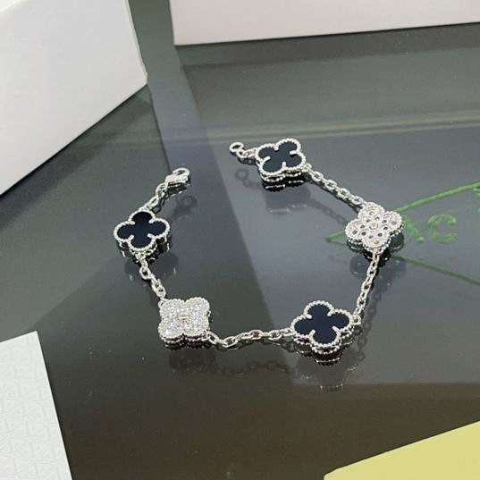 Van Cleef & Arpels Bracelet