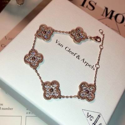 V.a.n Cleef & Arpels Bracelet 21