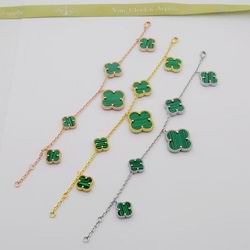 V.a.n Cleef & Arpels Bracelet 26