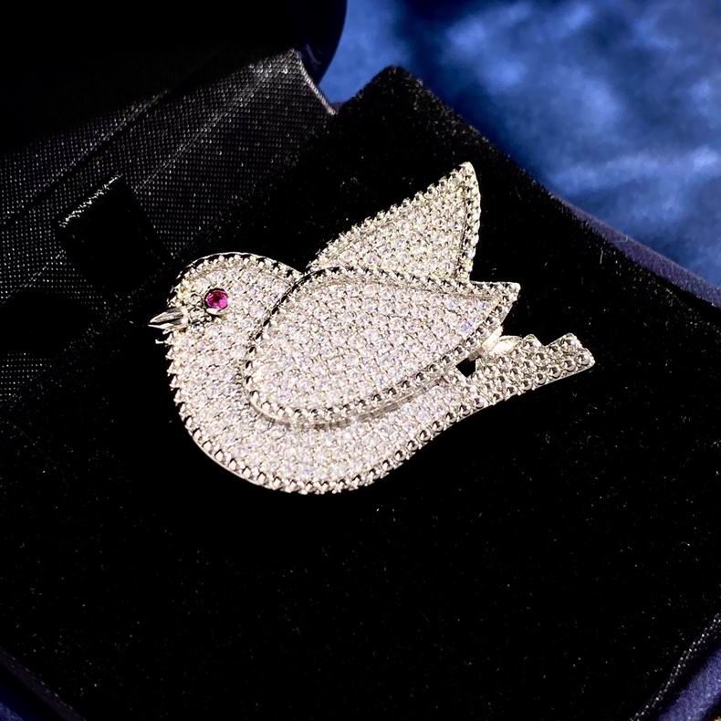 V.a.n Cleef & Arpels Brooch 13