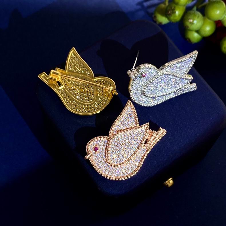 V.a.n Cleef & Arpels Brooch 13