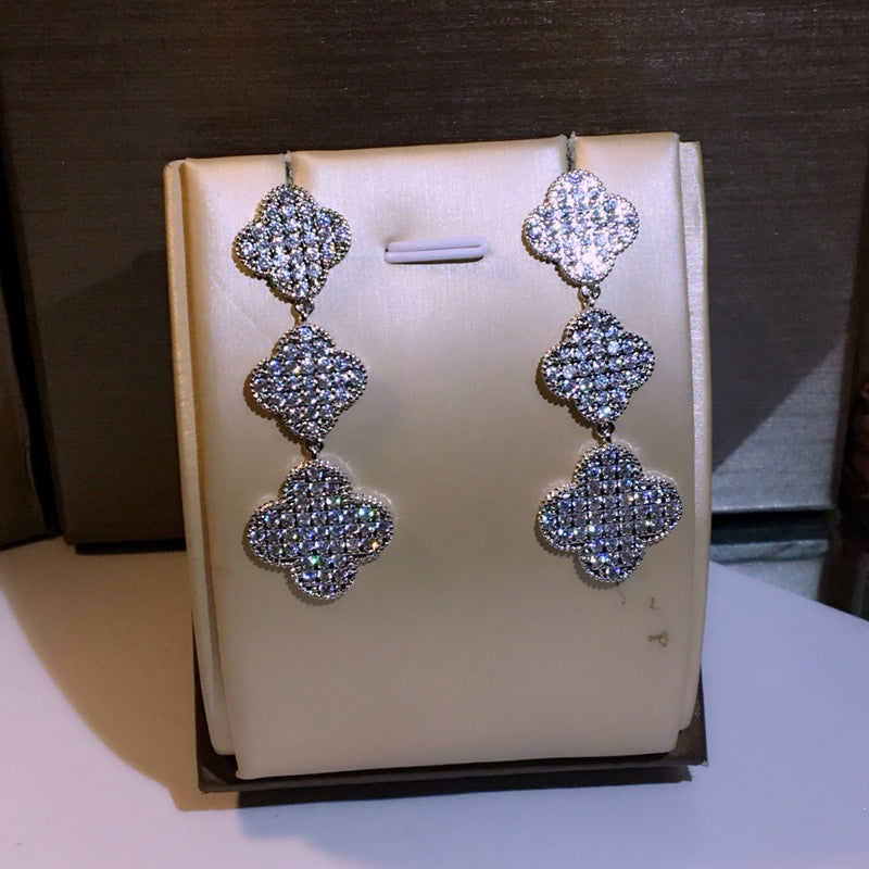 V.a.n Cleef & Arpels Earring 29