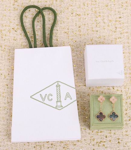 V.a.n Cleef & Arpels Earring 4