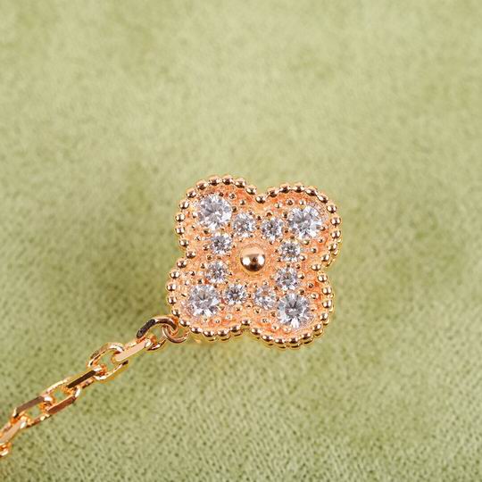 V.a.n Cleef & Arpels Earring 4