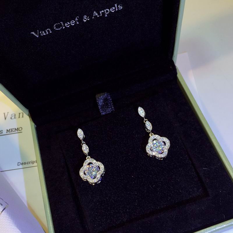 V.a.n Cleef & Arpels Earring 45