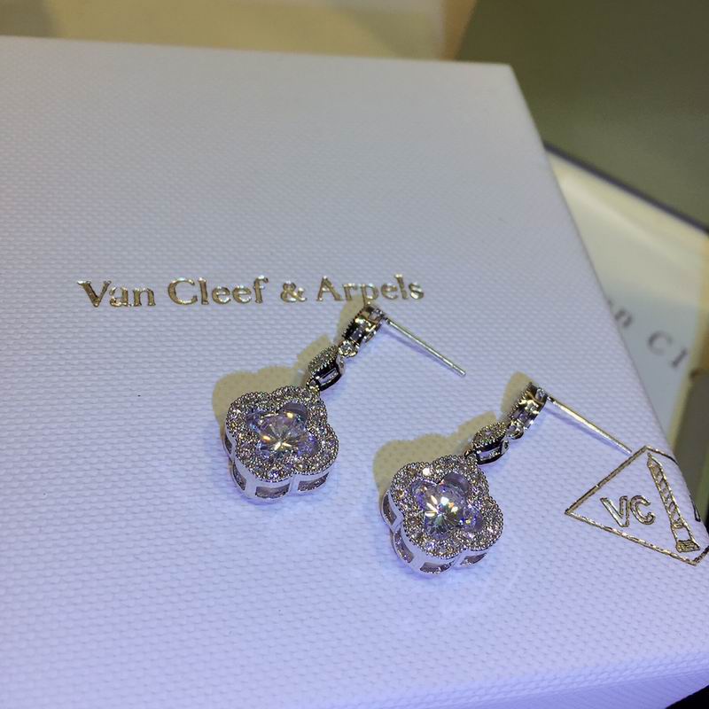 V.a.n Cleef & Arpels Earring 45