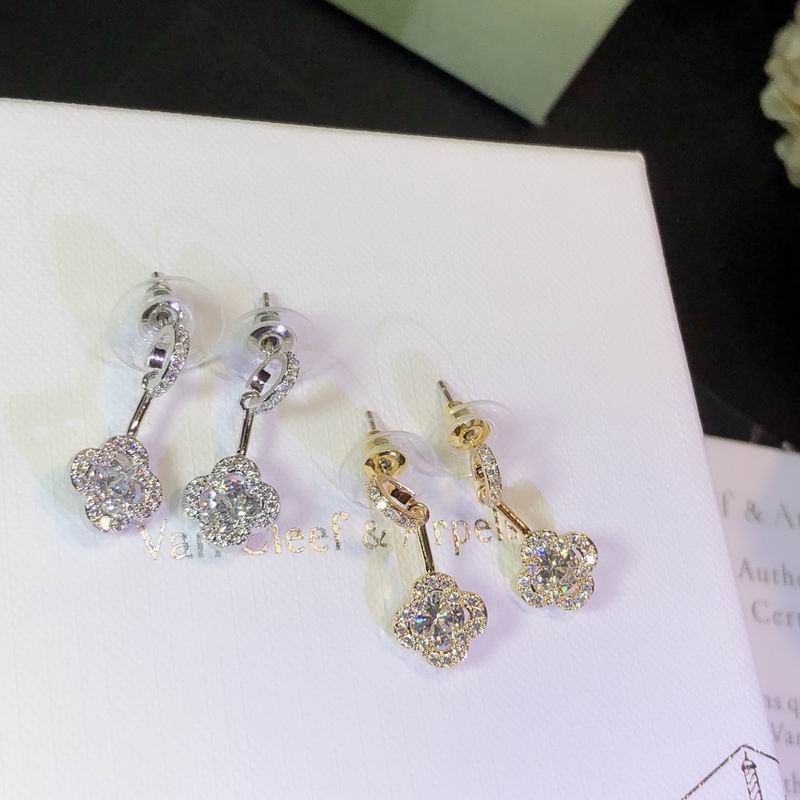 V.a.n Cleef & Arpels Earring 46