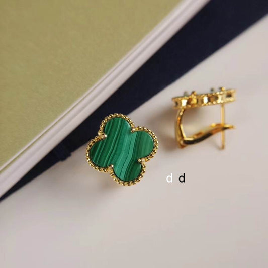 V.a.n Cleef & Arpels Earring 21