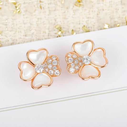 V.a.n Cleef & Arpels Earring 19