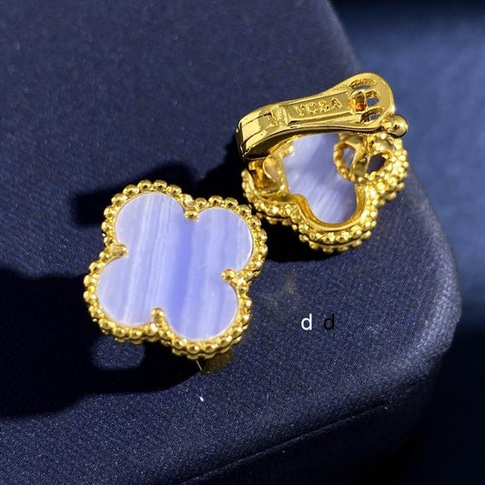 V.a.n Cleef & Arpels Earring 26