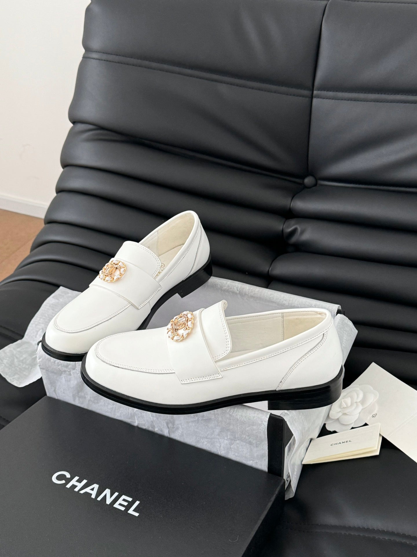 C.H.A.N.E.L Shoes 32