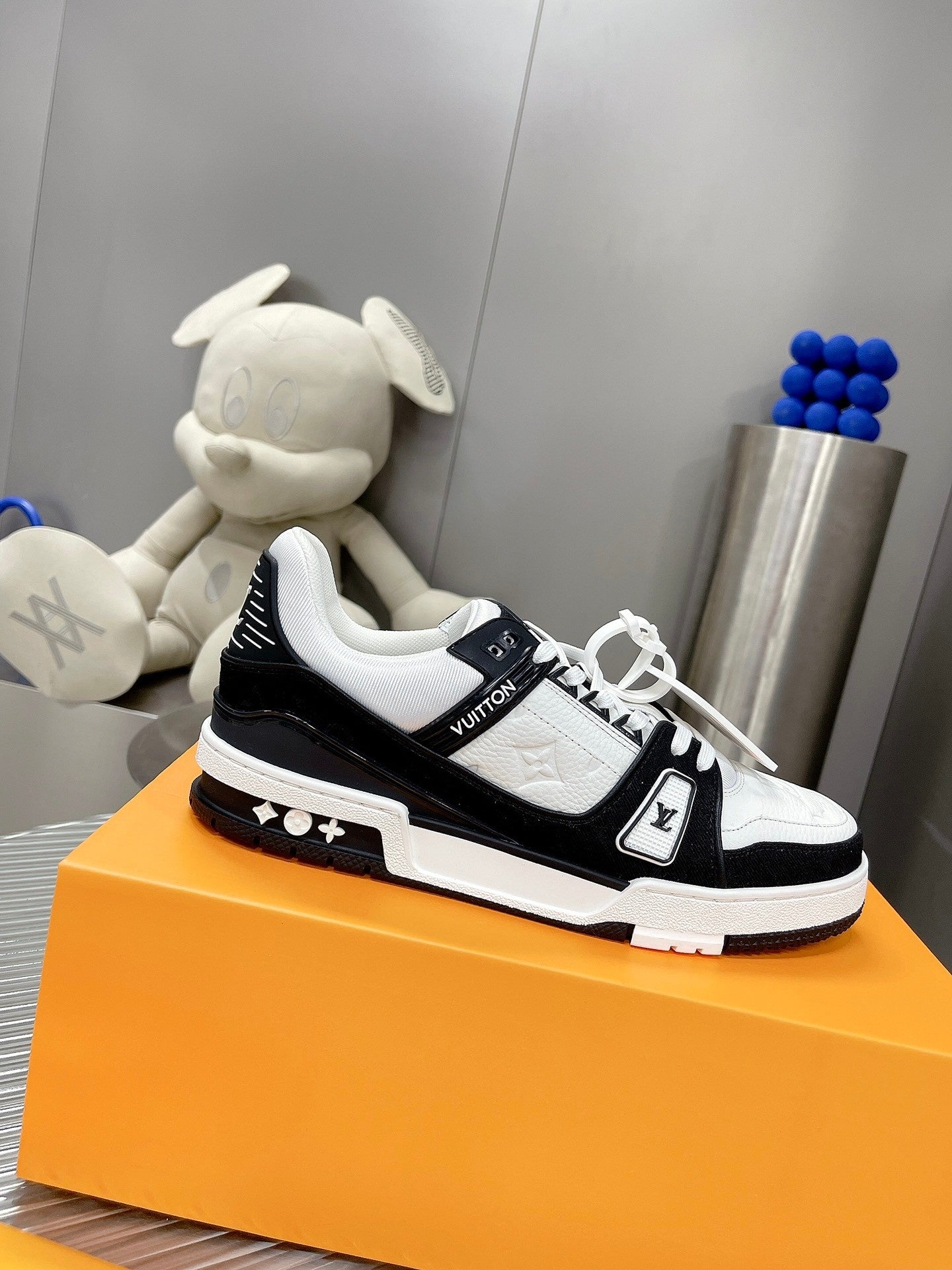 LOUIS VUITTON TRAINER