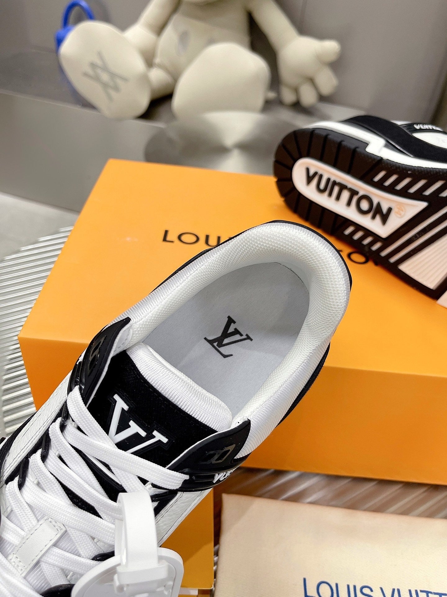 LOUIS VUITTON TRAINER
