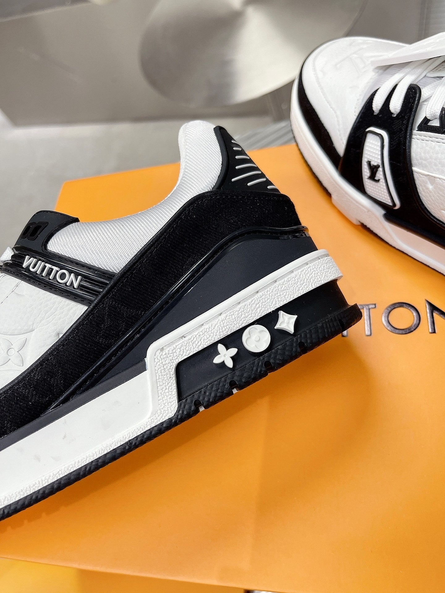 LOUIS VUITTON TRAINER