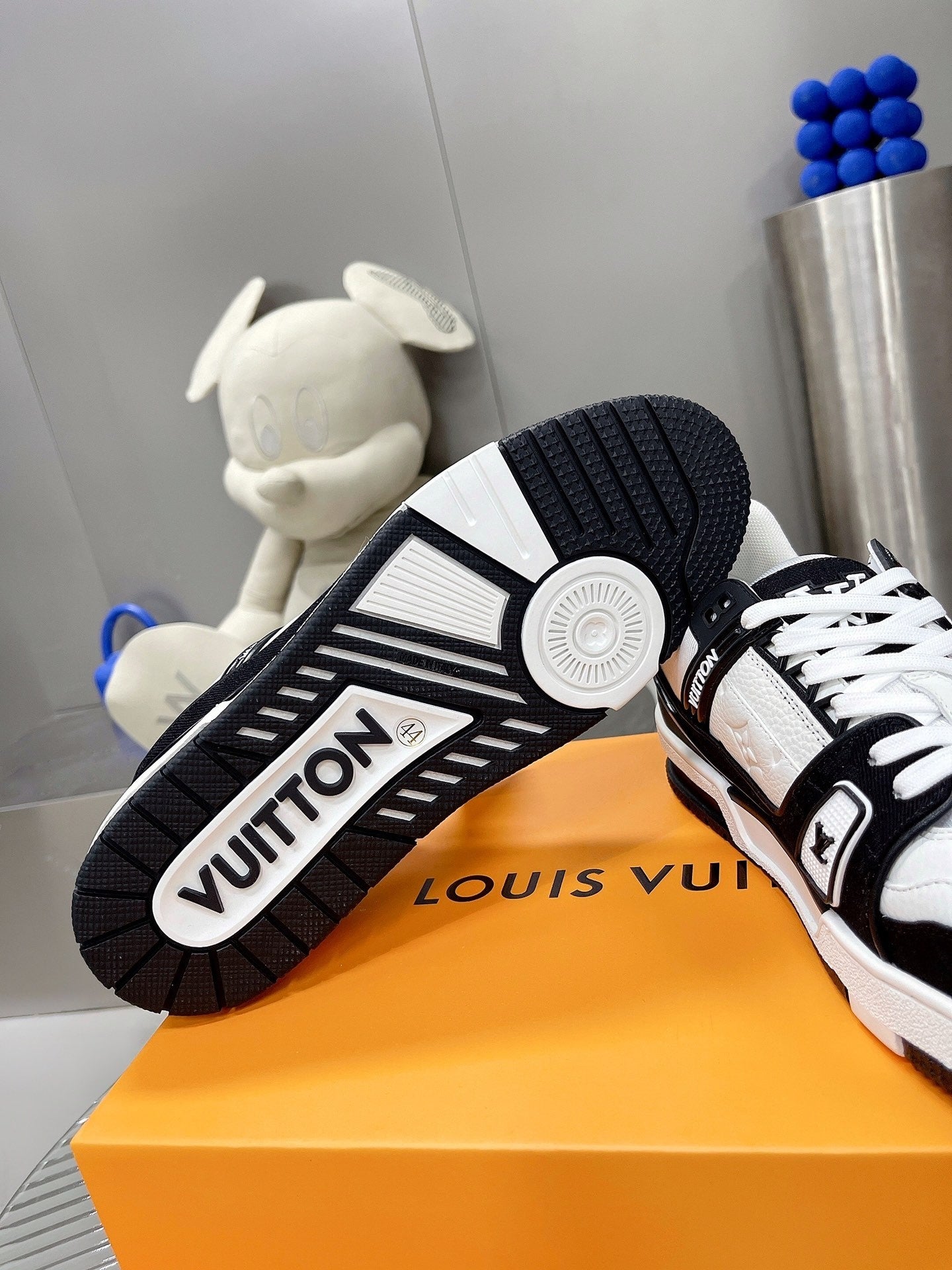 LOUIS VUITTON TRAINER