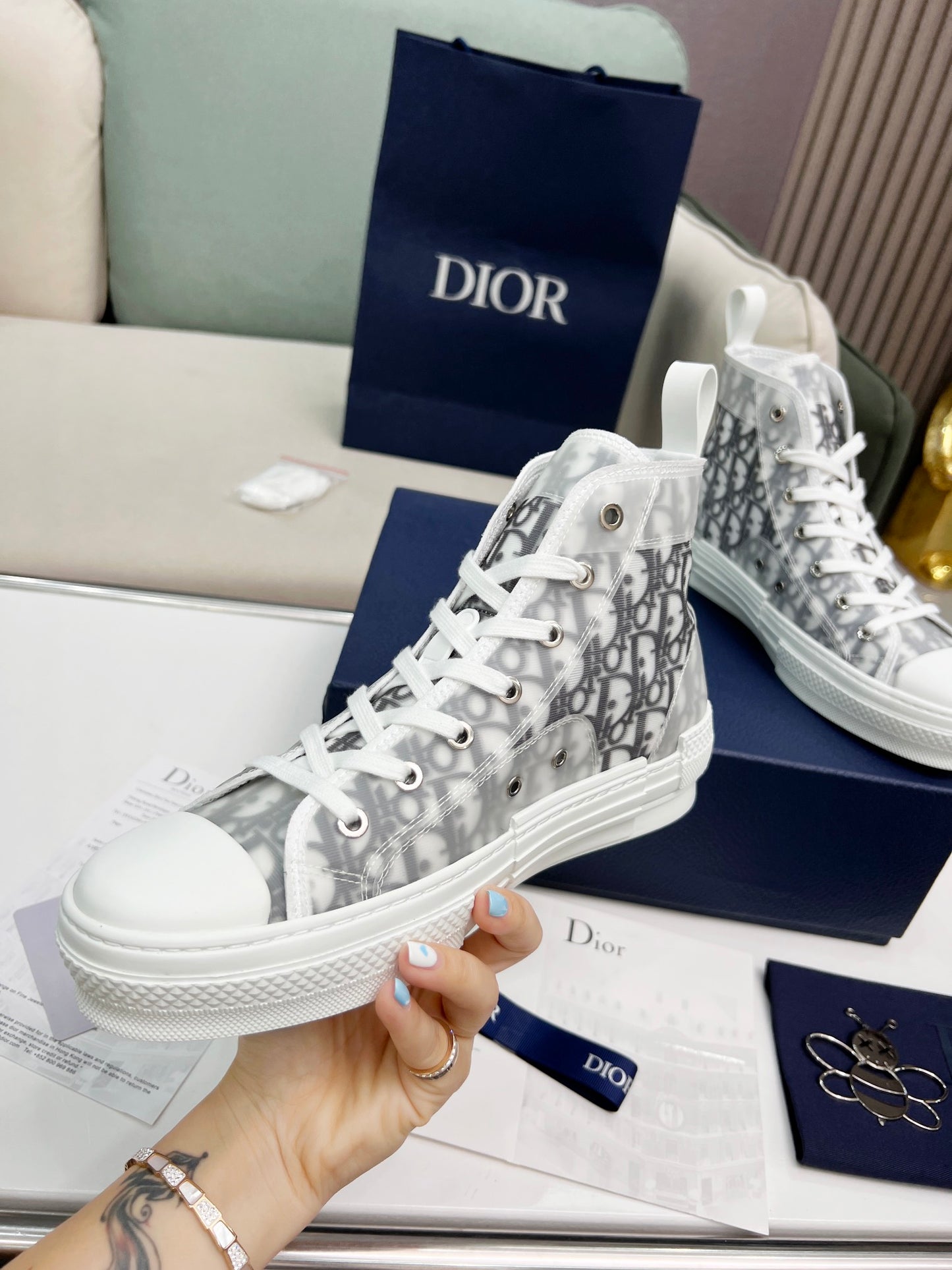 D.I.O.R SHOES 22