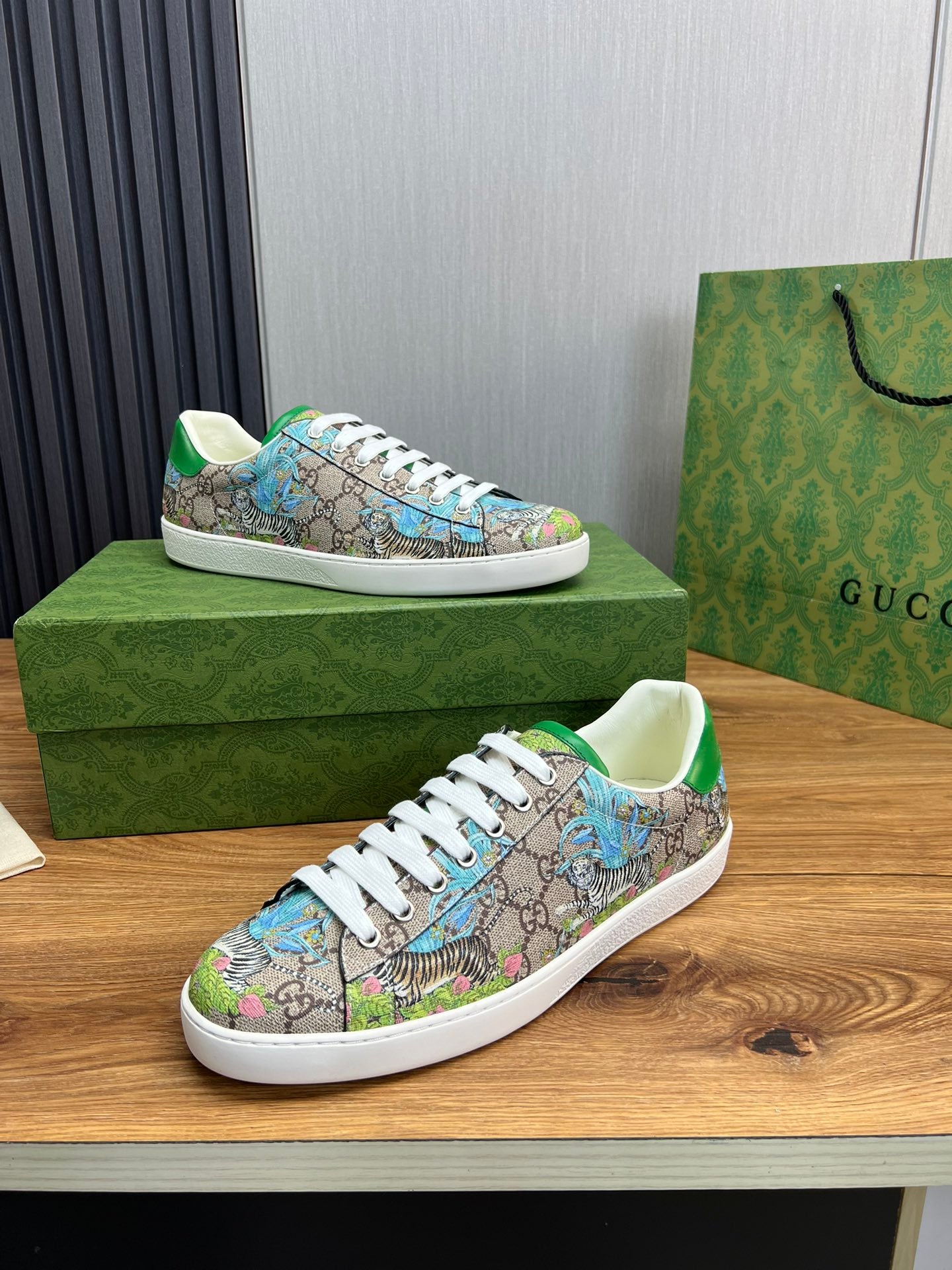 G.U.C.C.I  SHOES  14