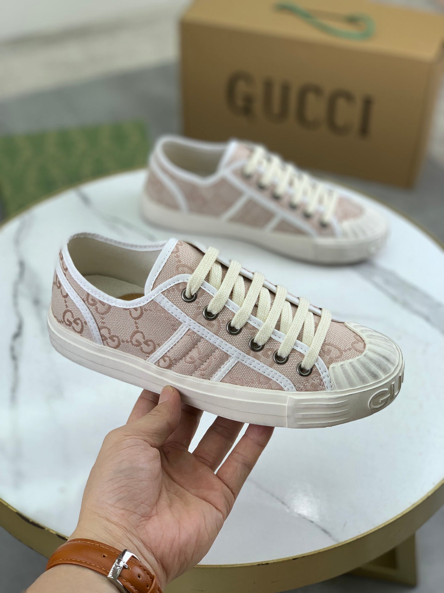 G.U.C.C.I  SHOES  24