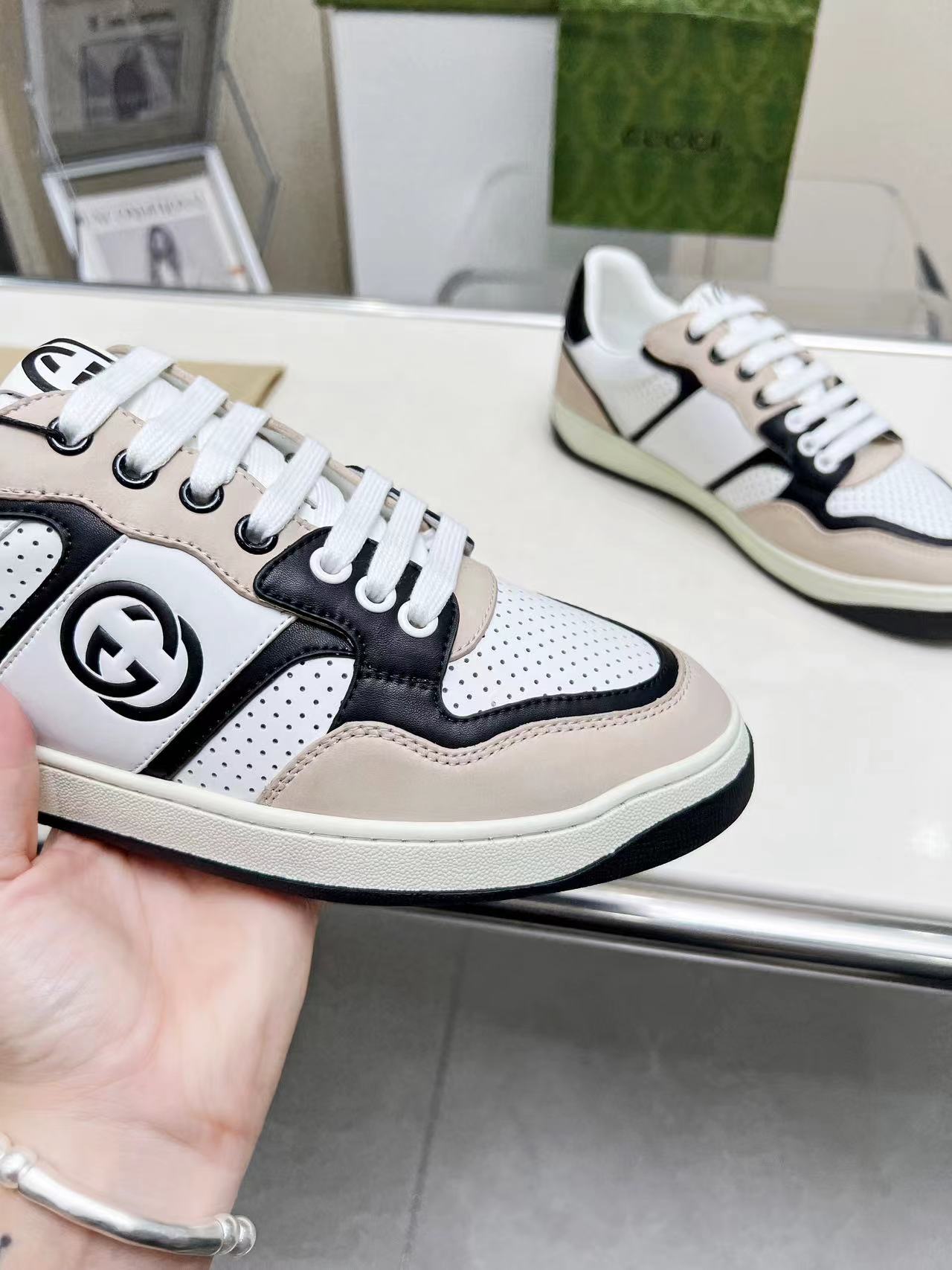 G.U.C.C.I  SHOES  26