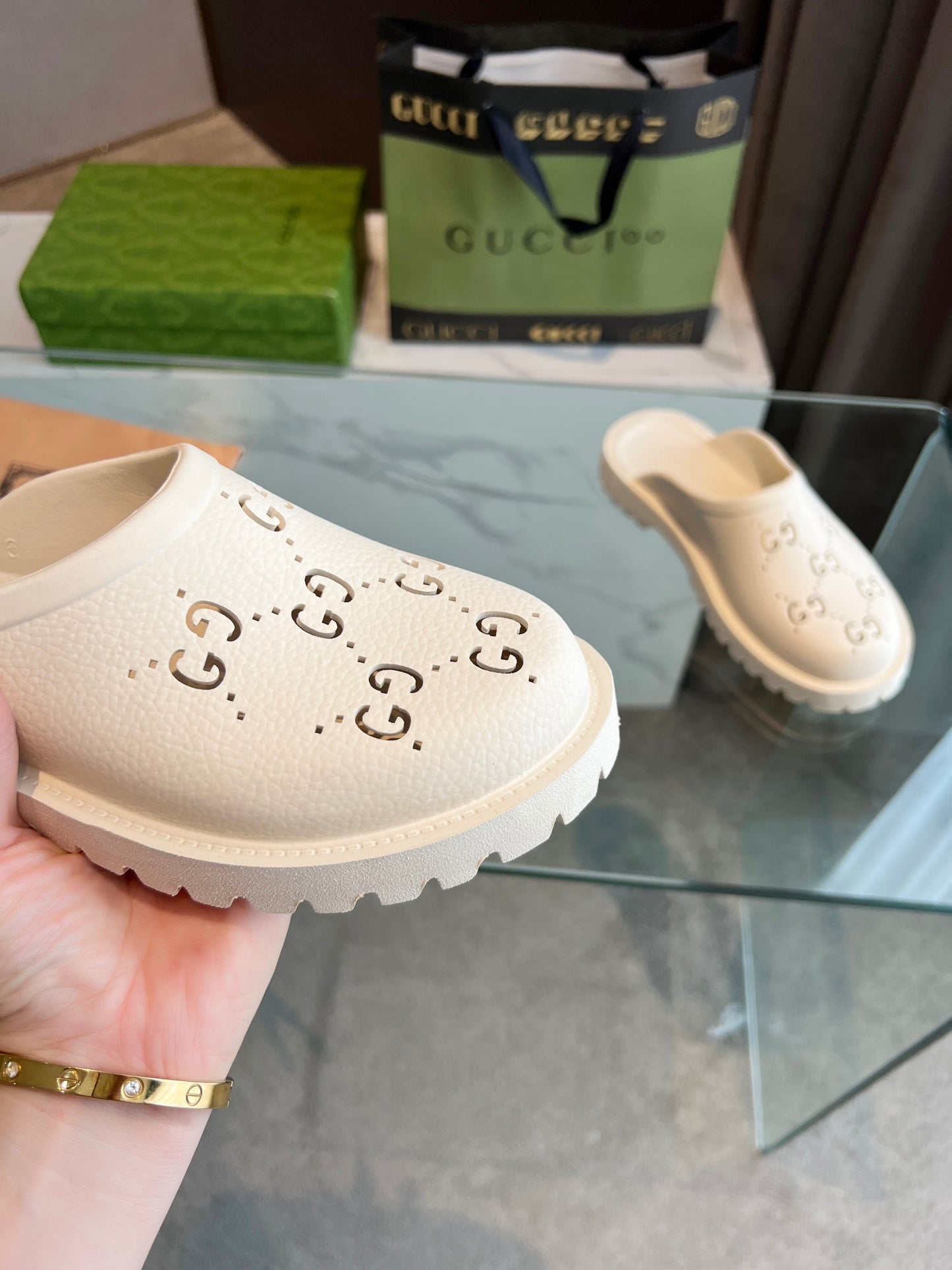 G.U.C.C.I  SHOES  73