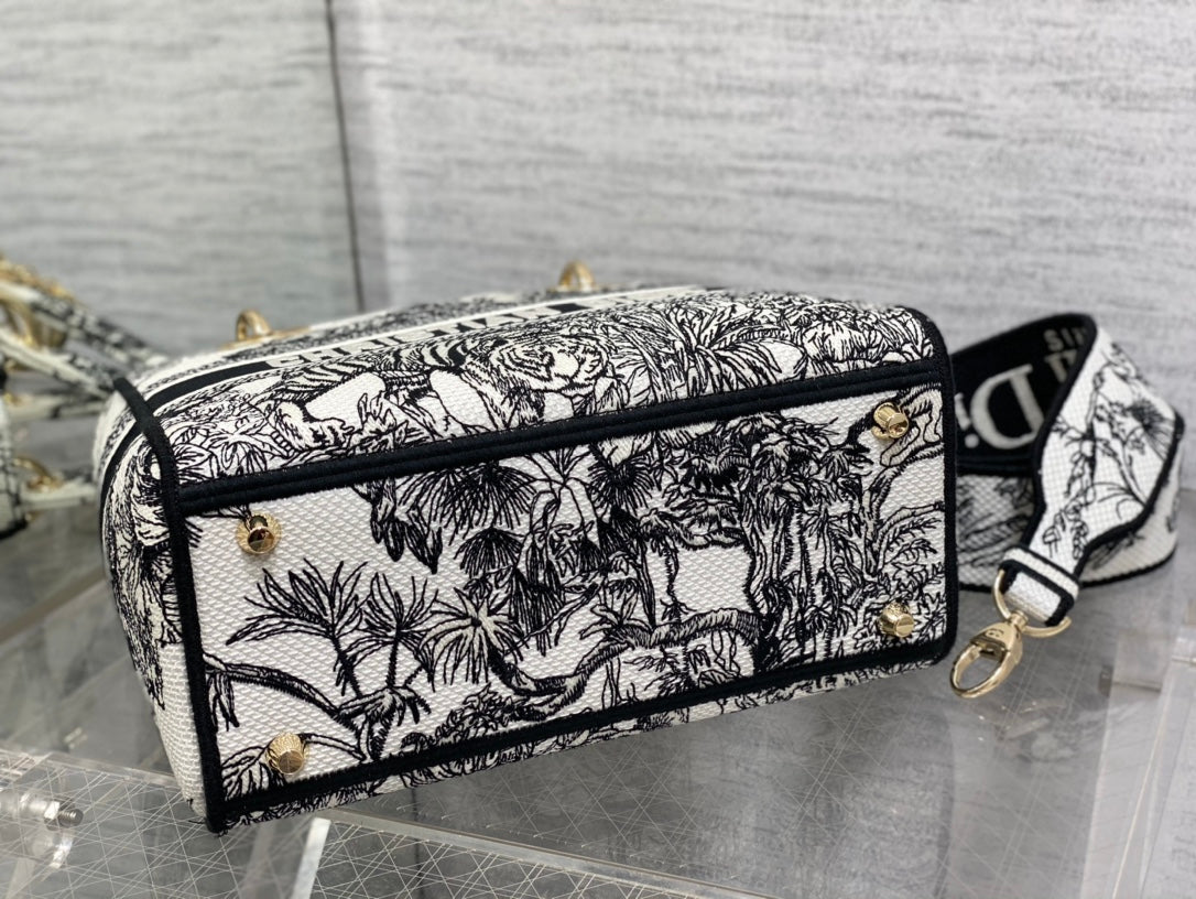 Dior Lady Dior handbag 24cm