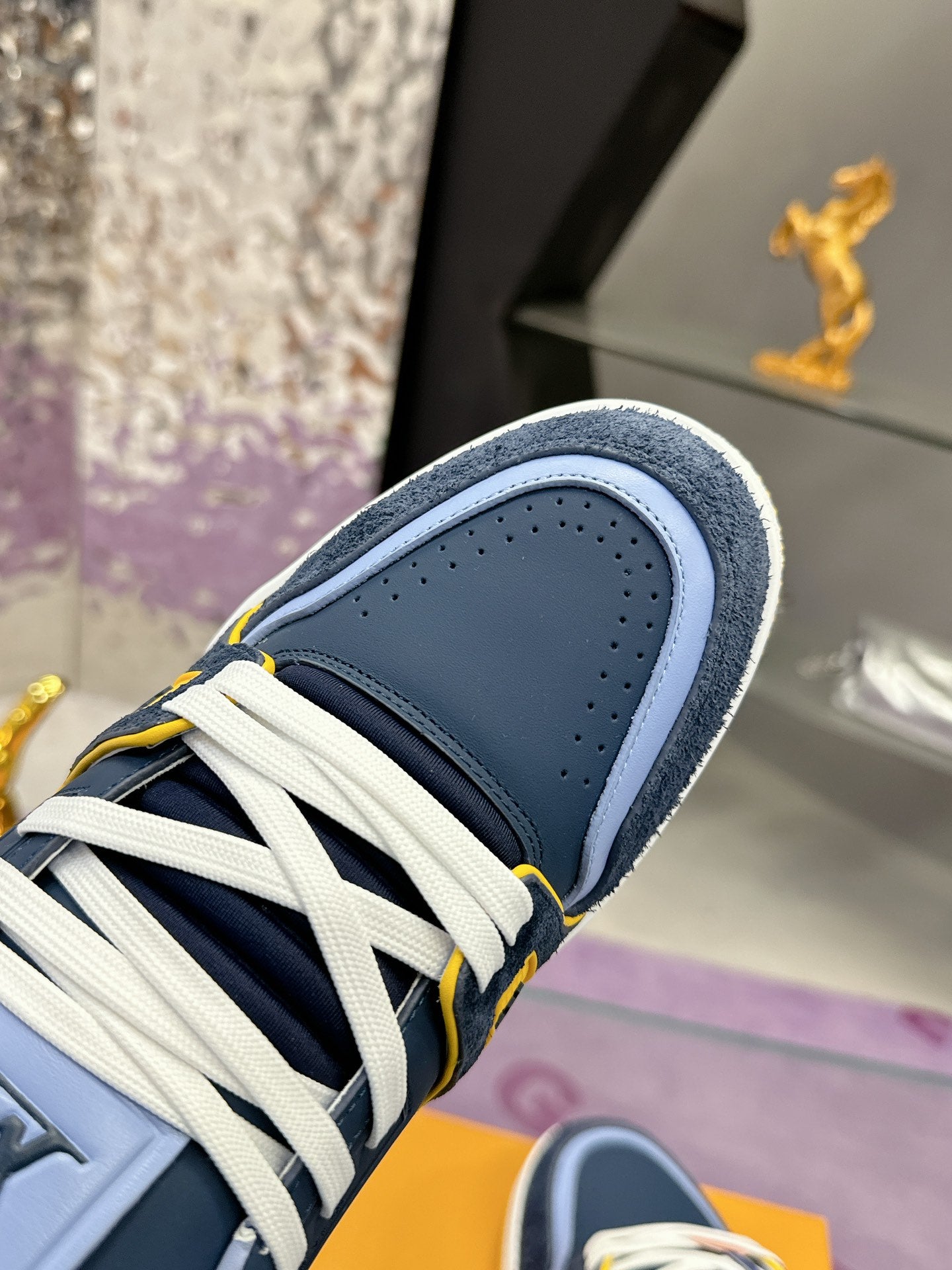 Louis Vuitton hits! trainer shoes