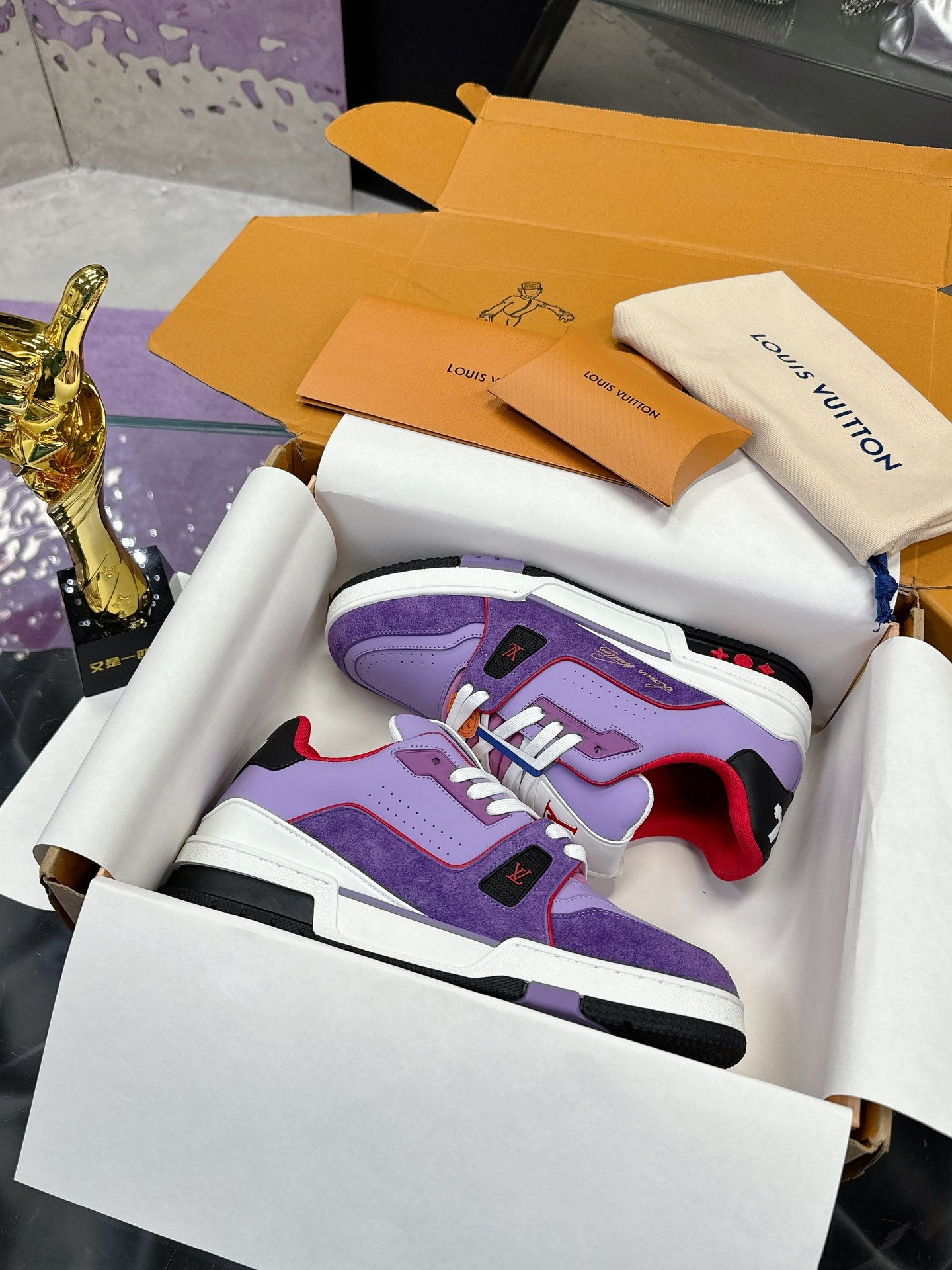 Louis Vuitton hits! trainer shoes