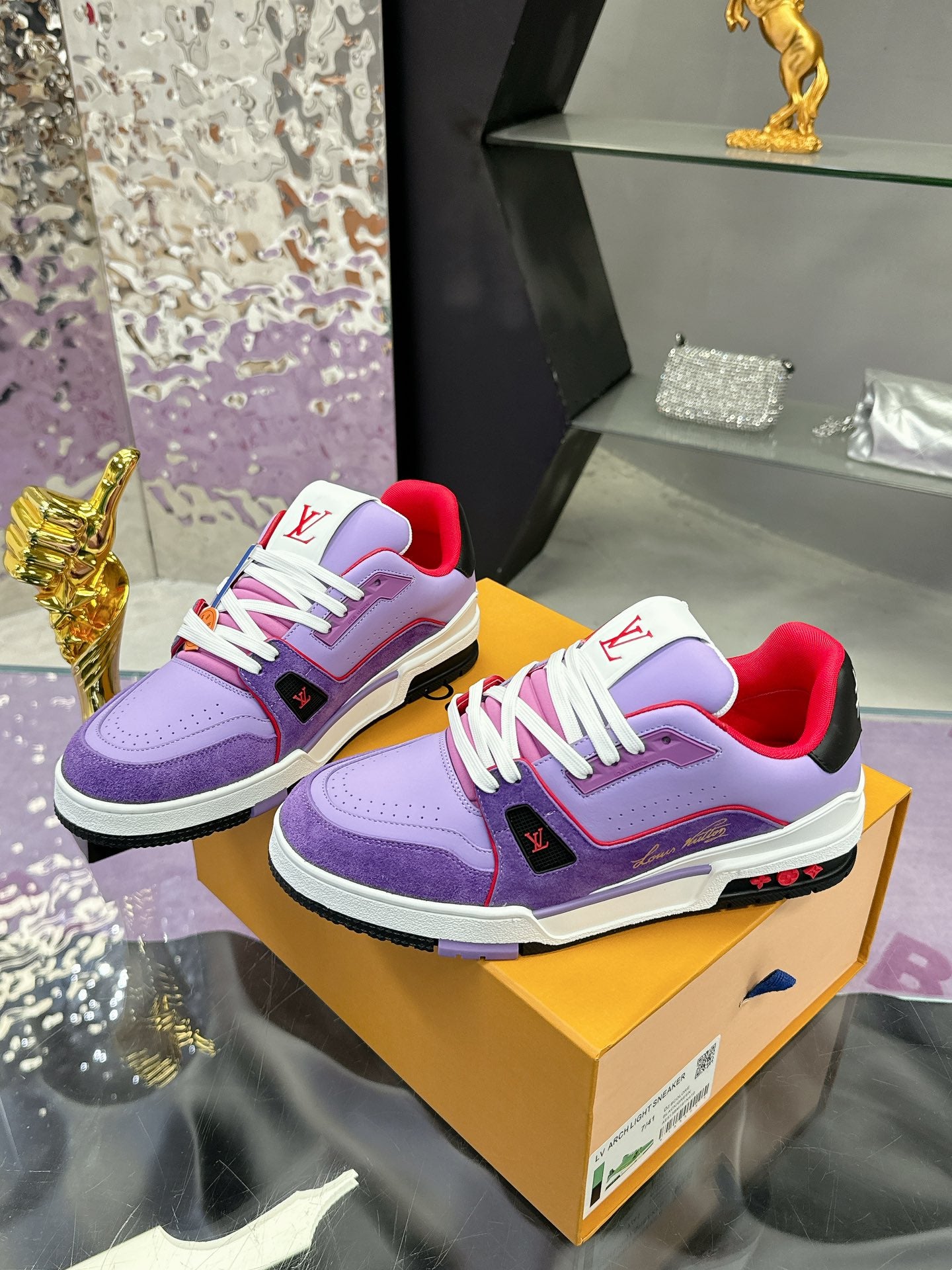 Louis Vuitton hits! trainer shoes