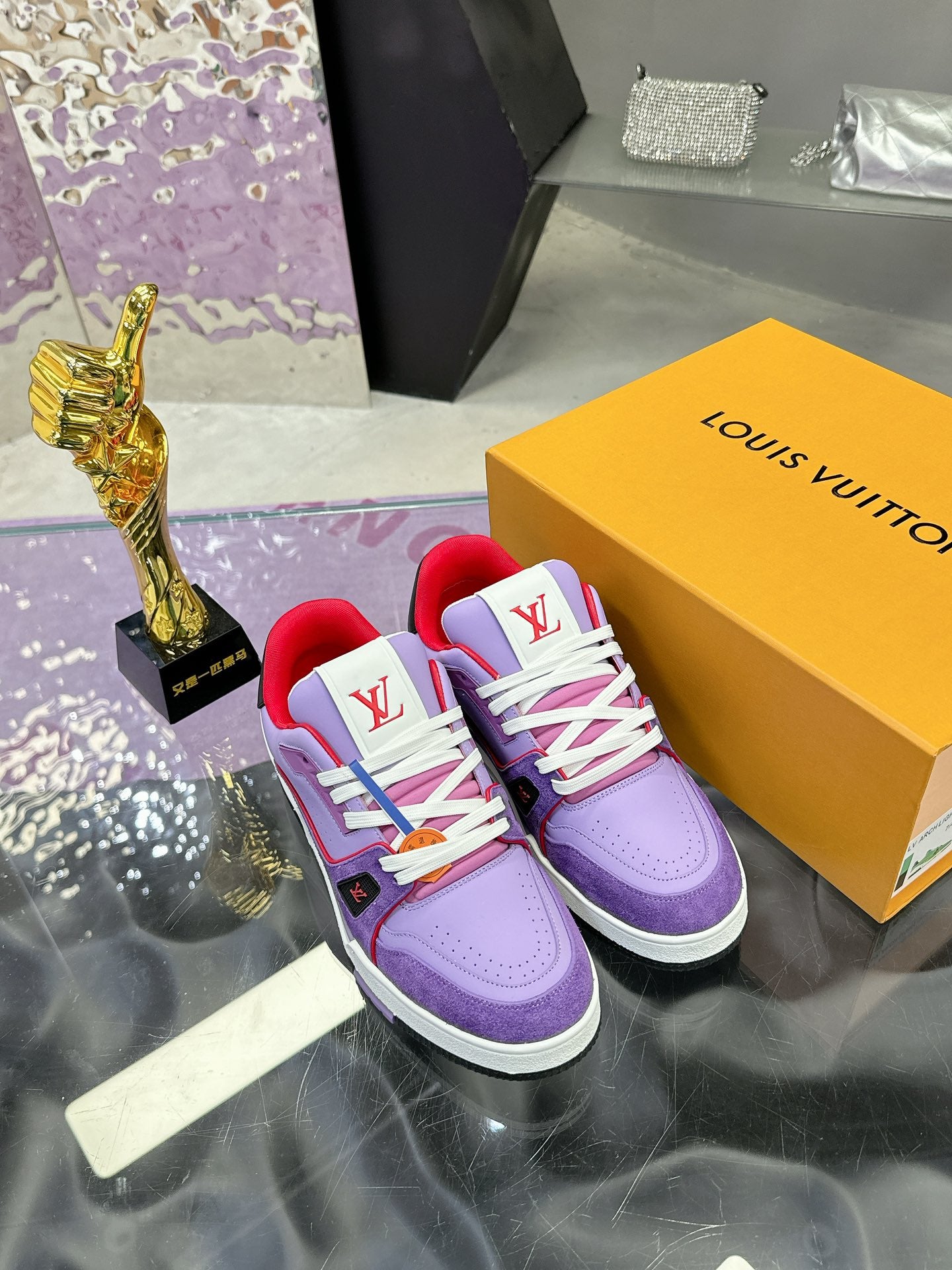 Louis Vuitton hits! trainer shoes