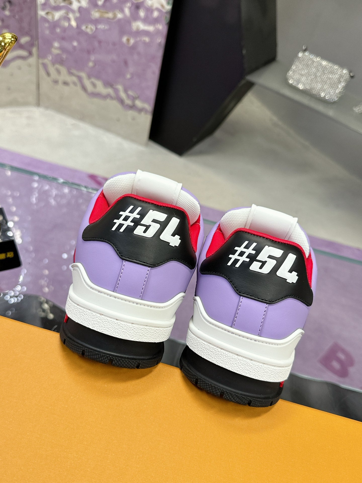 Louis Vuitton hits! trainer shoes