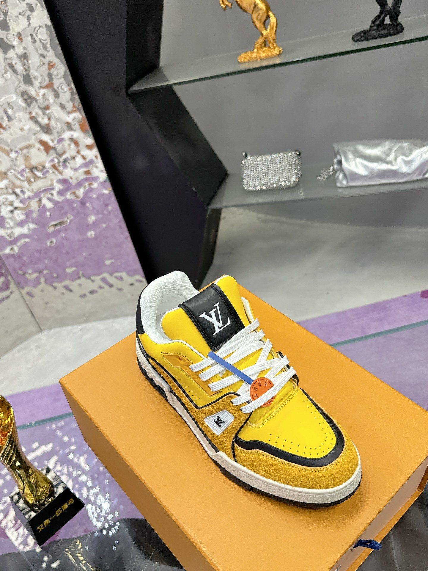 Louis Vuitton hits! trainer shoes