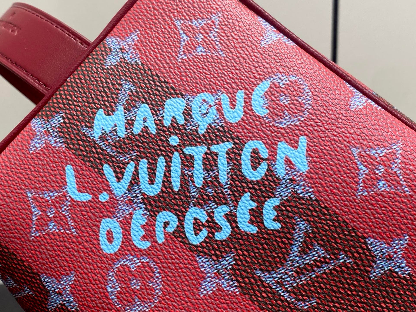 LOUIS VUITTON LOCKER DOPP KIT M36903