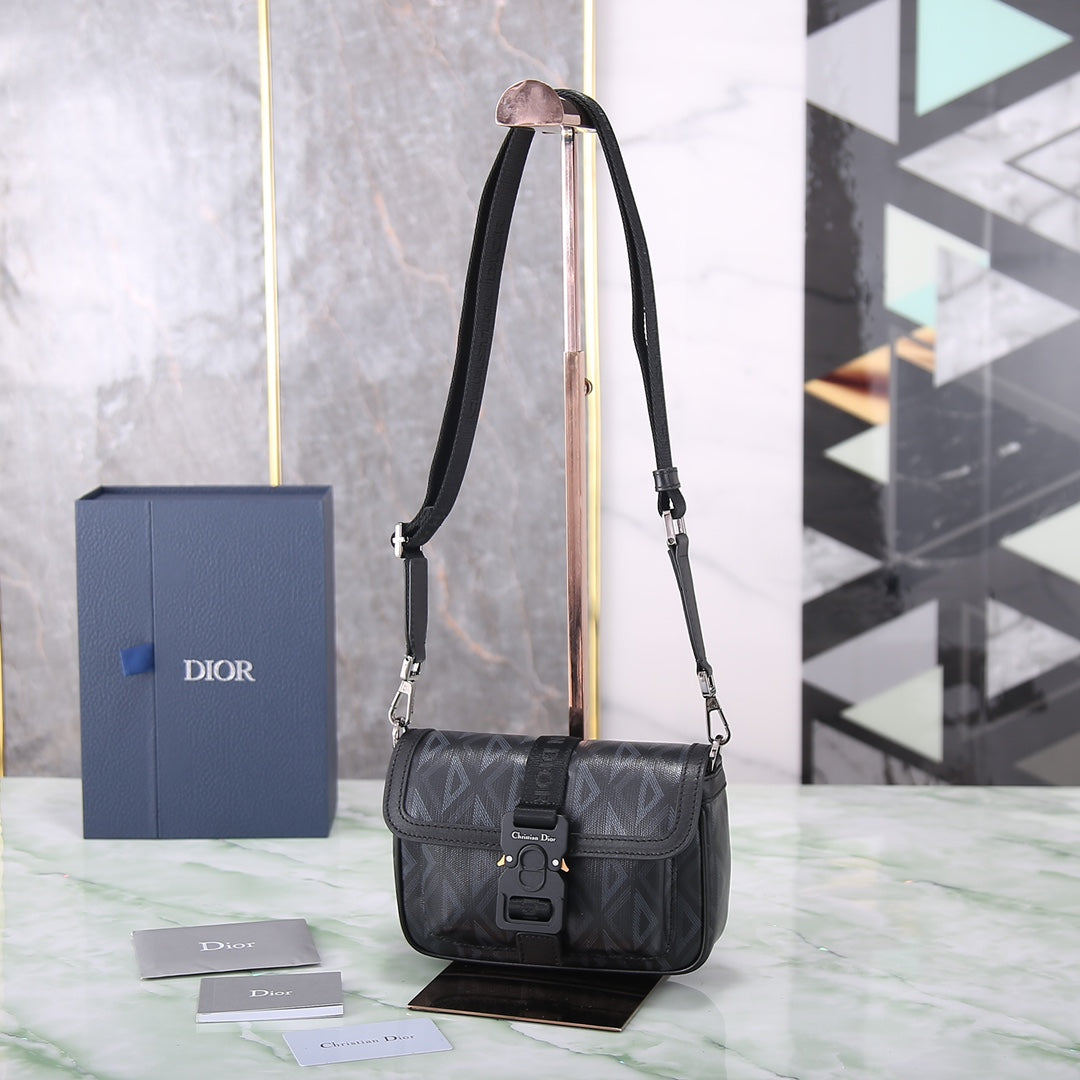 Dior Hit the Road  Bag