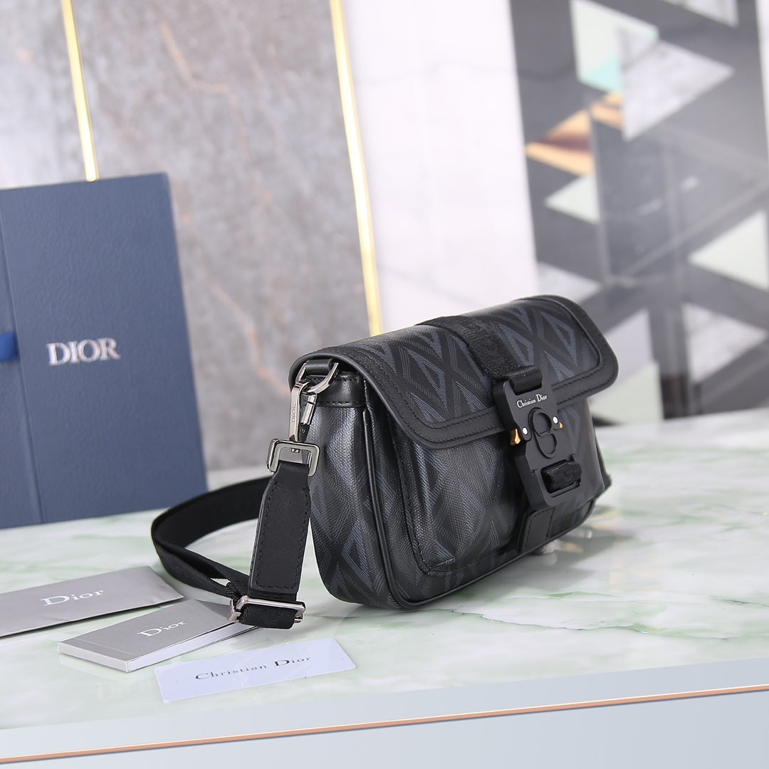 Dior Hit the Road  Bag