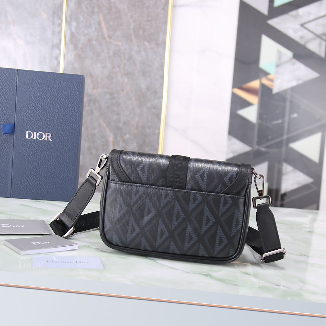 Dior Hit the Road  Bag