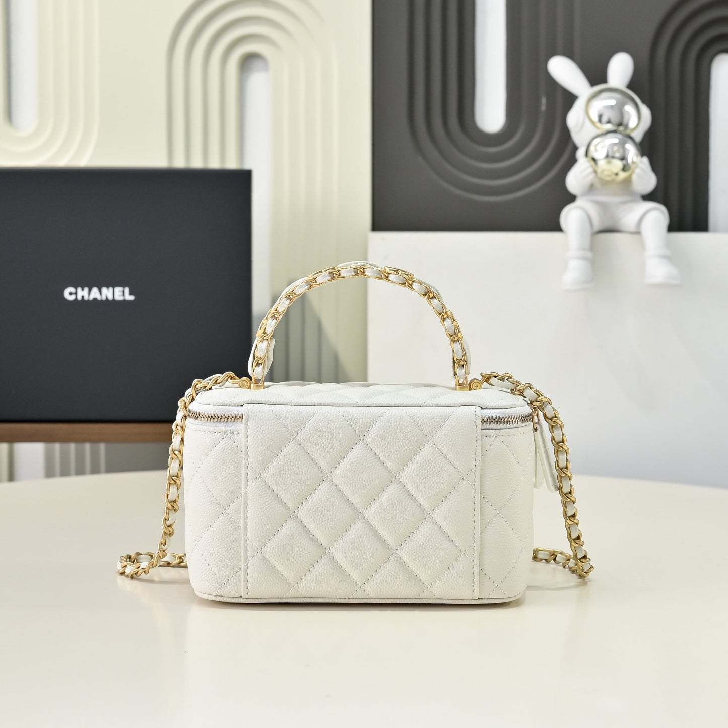 Chanel makeup bag 23p