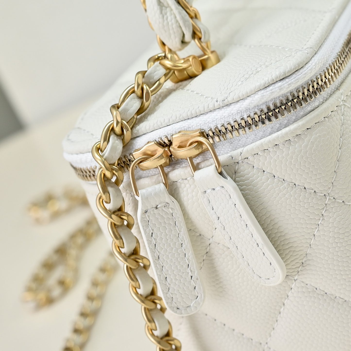 Chanel makeup bag 23p